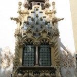 Buntglasfassade Casa Macaya