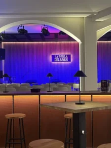 Innenraum der La Perla del Born